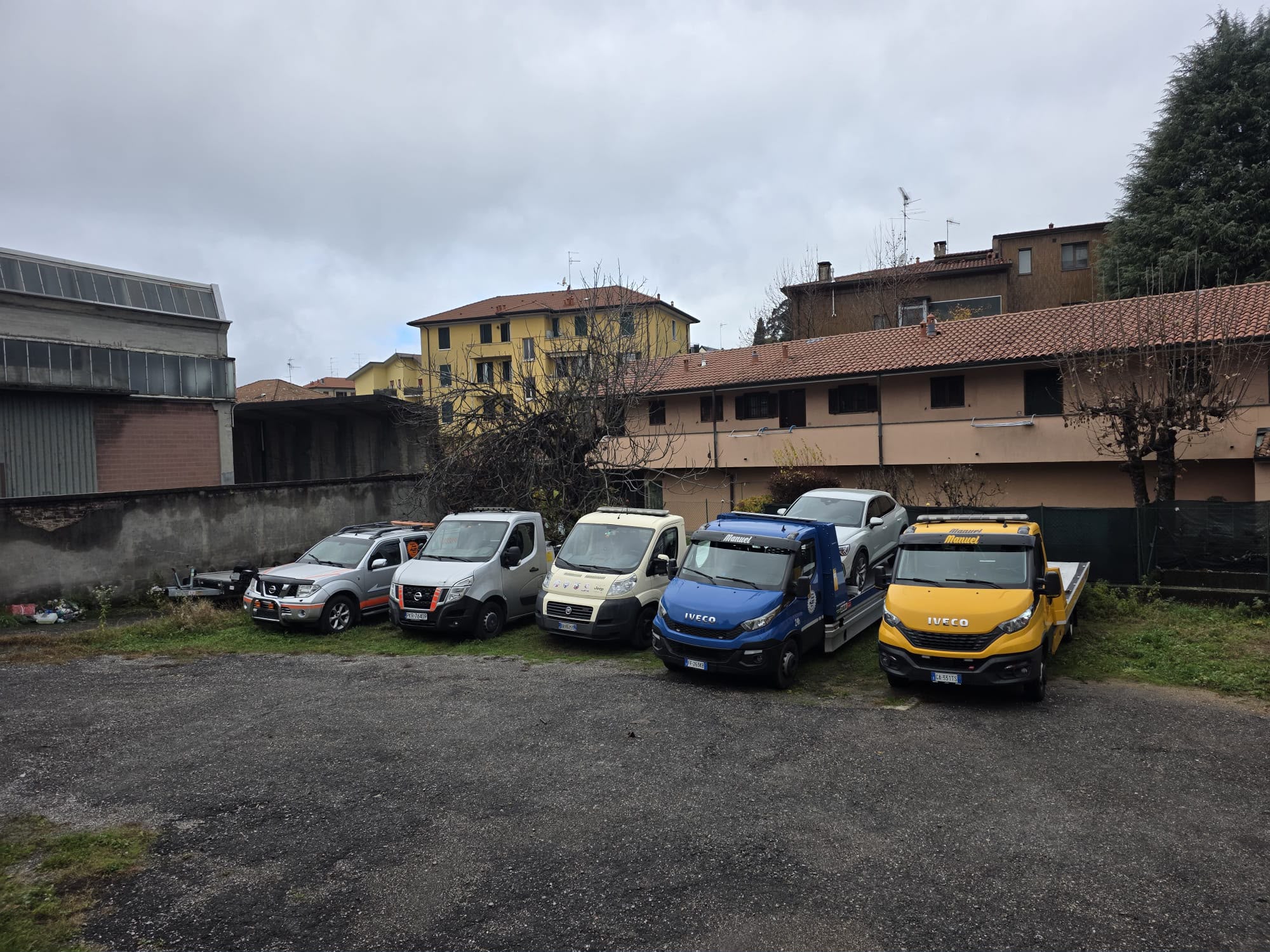 La flotta di mezzi Soccorso Stradale Manuel a Varese